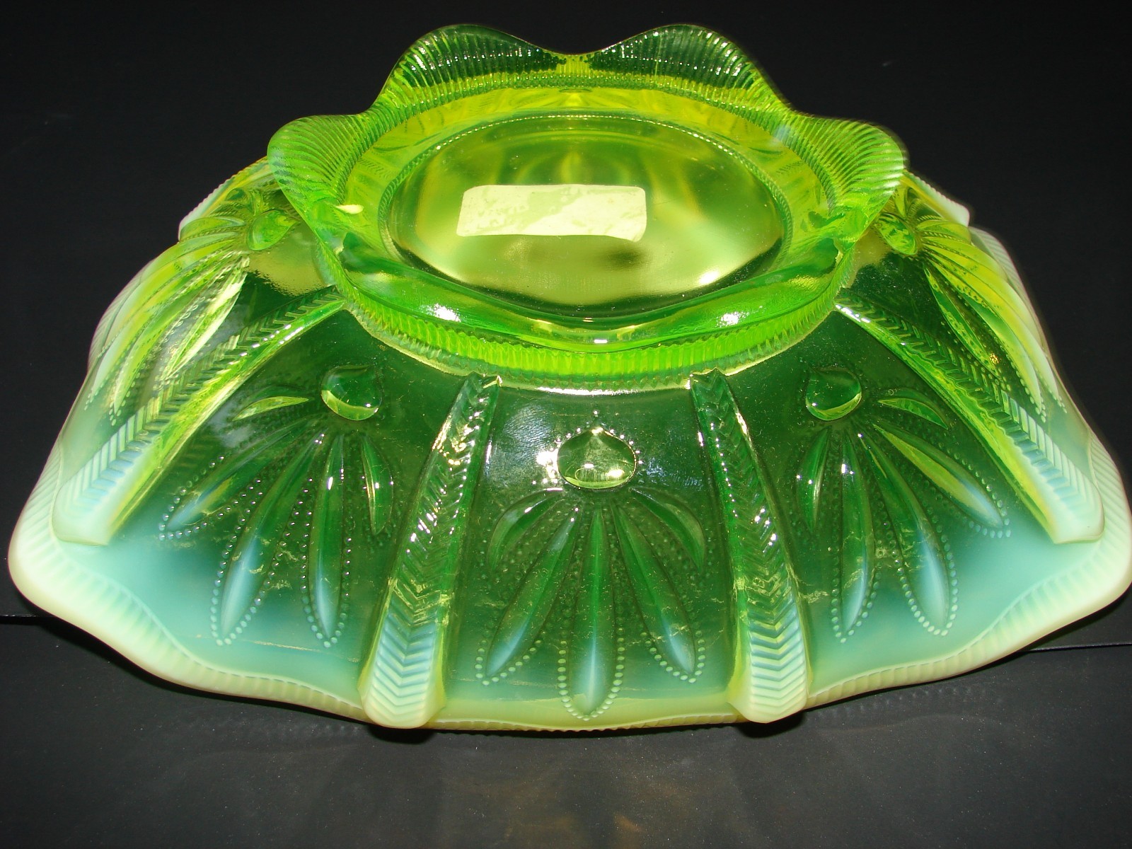 fenton  vaseline-uranium glass  opalescent cactus oblong banana bowl