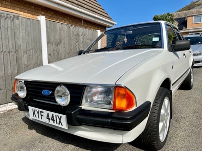 Early Diamond White Mk3 Escort 1.6 Ghia 28300 miles…Same Family Owned From New