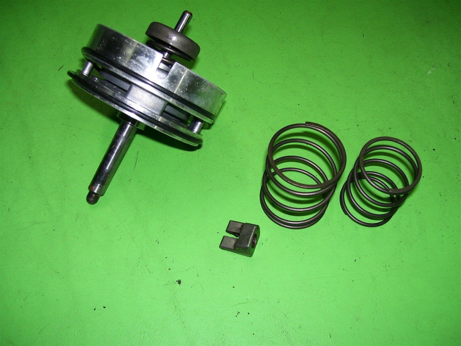 アオ　0324 1990-1996 Nissan 300ZX Z32 Idle Air Control Valve Bypass