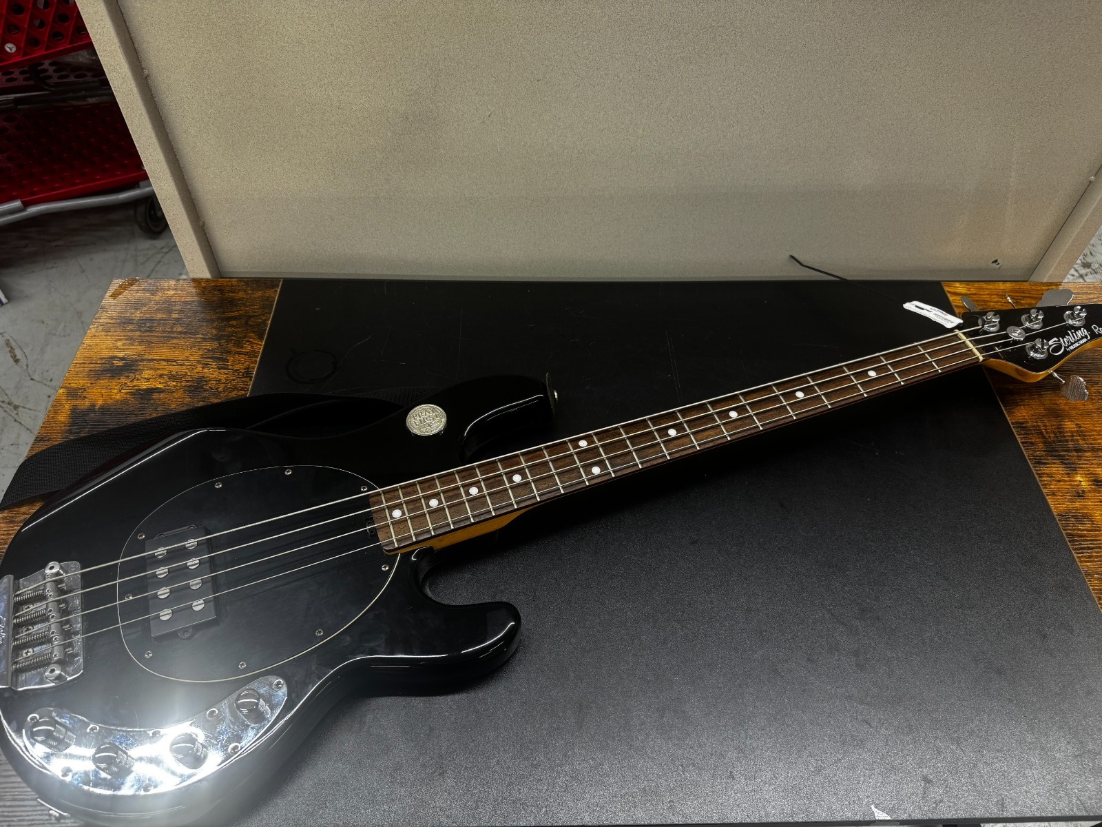 スターリング・バイ・ミュージックマン Ray34 電動4弦ベース