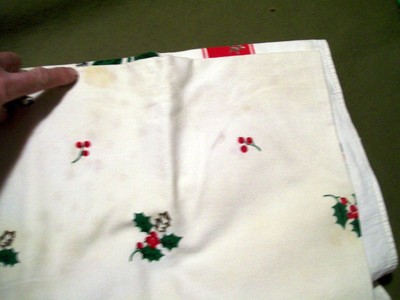 Vintage Christmas Poinsetta Holly Snowflake Cotton Rect. Tablecloth 64
