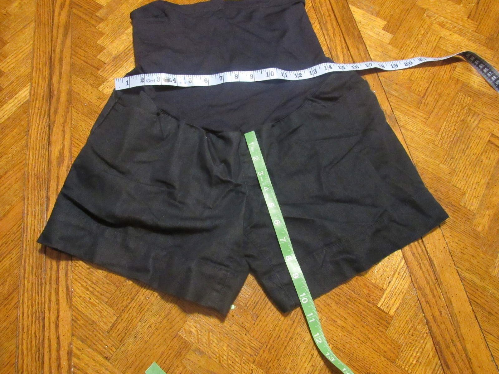 Liz Lange maternity for target size small over belly maternity trouser shorts