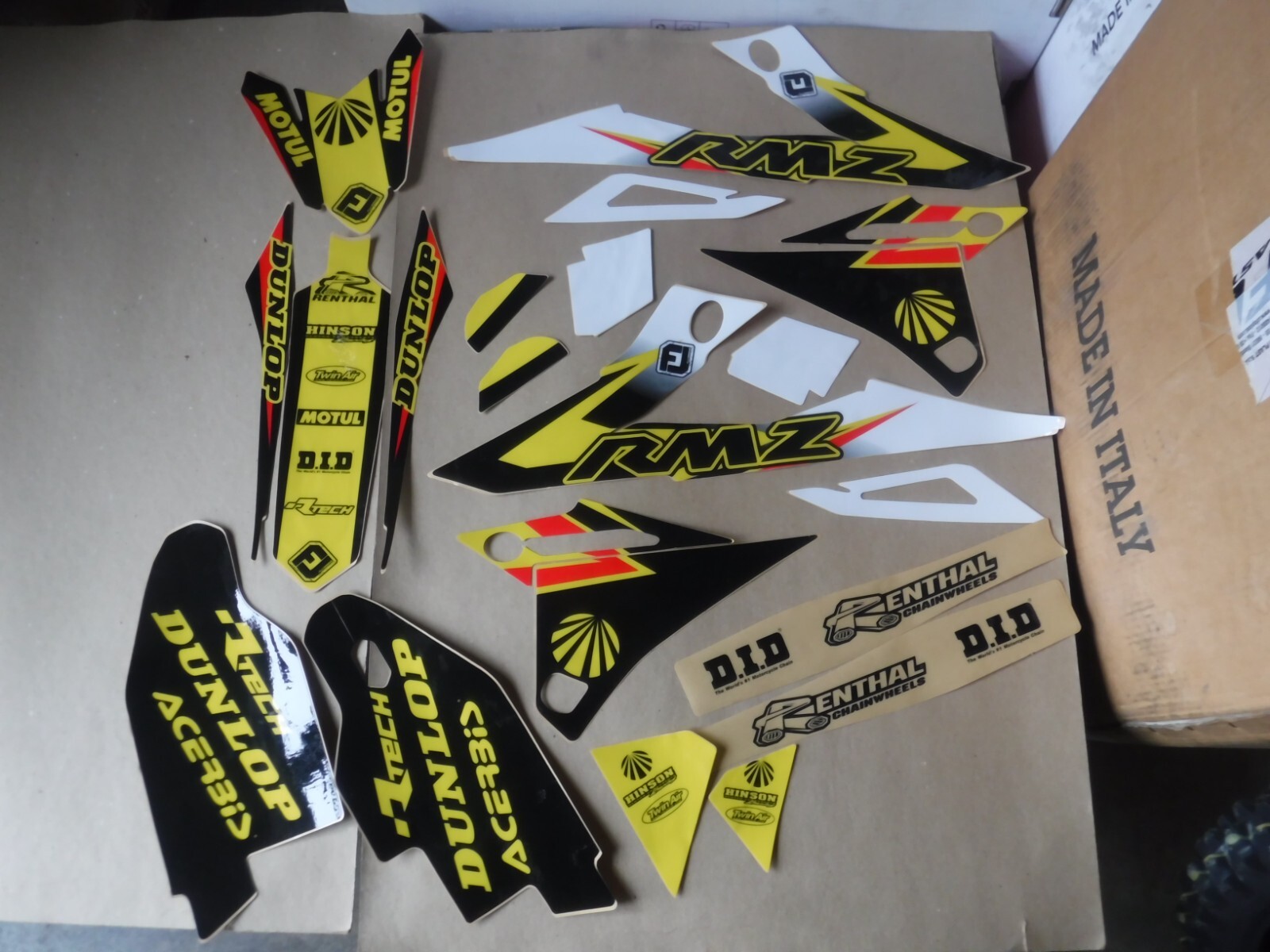 FLU DESIGNS PTS5 TEAM GRAPHICS SUZUKI 2019-2024 RMZ250
