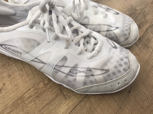 Infinity Vengeance Cheer Shoes With Case SIZE 8 White Used