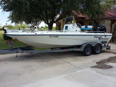 Polar FishMaster 22 ft. center console Bay Boat Suzuki 225 HP