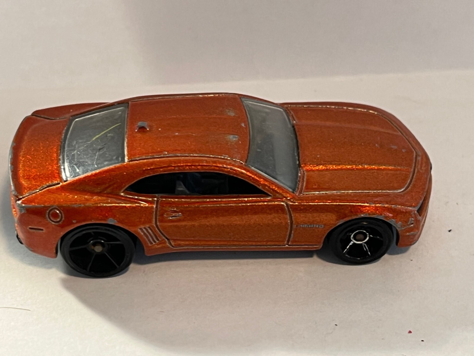 2010 Camaro SS Hot Wheels ミニカー Amazon.com: Hot Wheels HW Showroom '10 Camaro SS Black #226