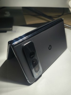 Google pixel hold 初代 Google pixel hold 初代 First Gen Pixel Fold Might be a STEAL