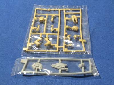 Dragon 1/35 Sdkfz.251/21 Ausf D Drillling Figure Sprues from Kit 6217