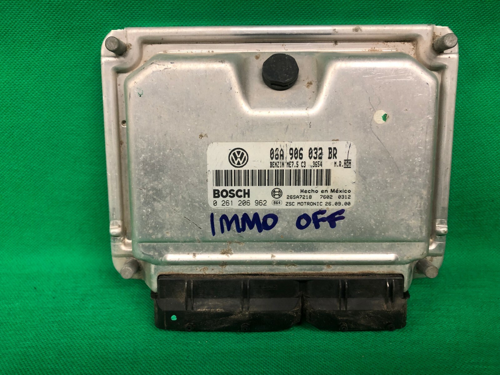 フォルクスワーゲン ザ・ビートル オンボードECU 2002 VW Beetle ECU ECM BOSCH ENGINE Computer AZG 2.0 AT