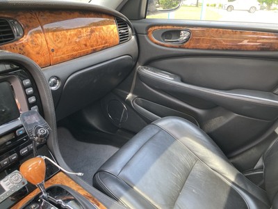 image 4 of interior