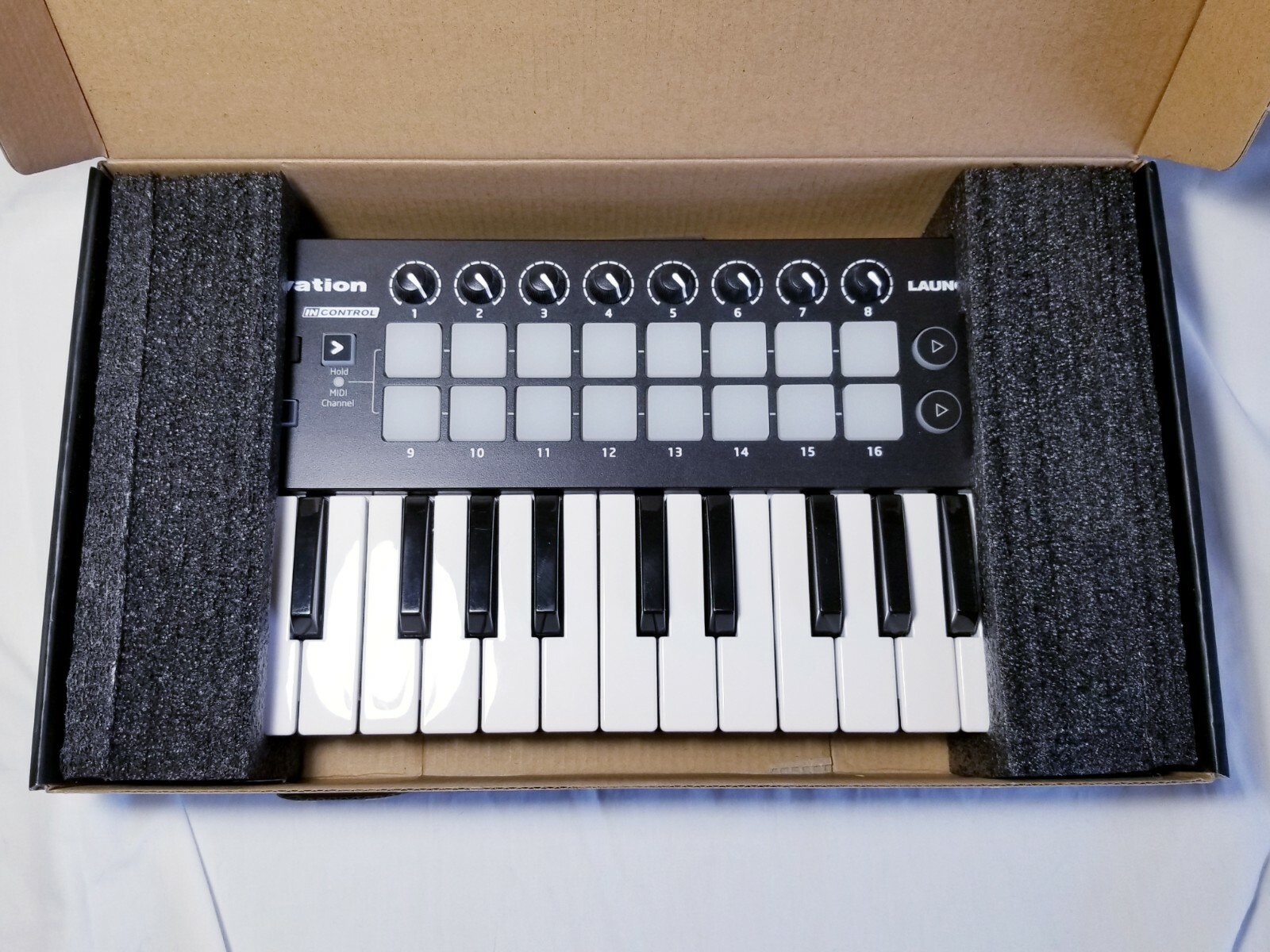 Novation Launchkey Mini MK2 25 Key USB Keyboard Controller w/ Box