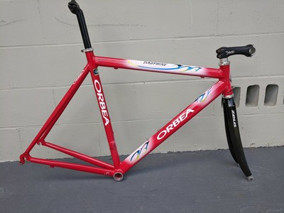 52 cm frame height