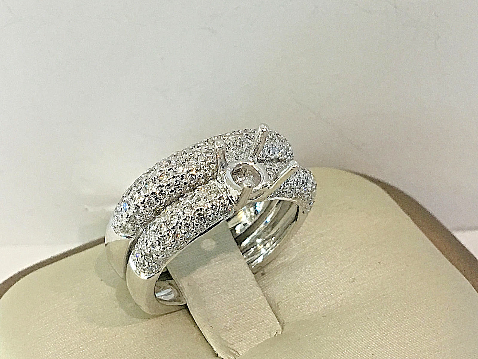 18k White Gold Diamond Semi Mount 2PC Bridal Wedding Ring Set.for Round Stone.KJ