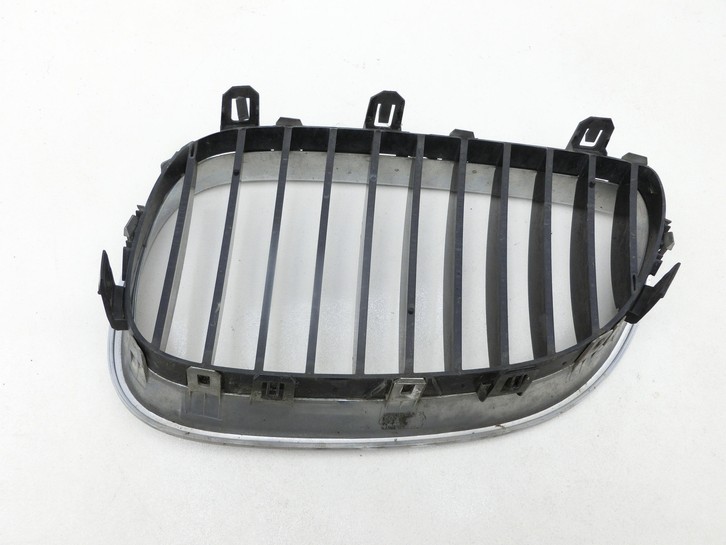 BMW 5er 530XD E61 03-07 Frontgrill Kühlergrill Niere Rechts BMW 5er 530XD E61 03-07 02.11.2005 7065702 51137065702... Vorschau 4