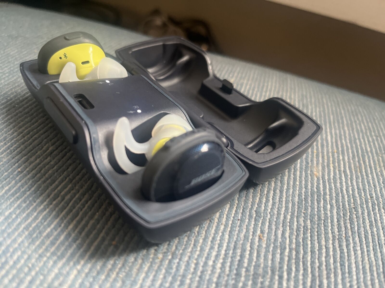 Bose SoundSport Free Wireless Earbuds Headphones Earbuds Bose SoundSport Free Wireless Earbuds Headphones Earbuds