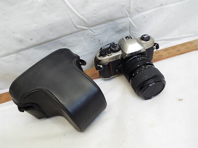 Vintage Nikon FM10 35mm SLR Film Camera w/Case 35-70mm Zoom