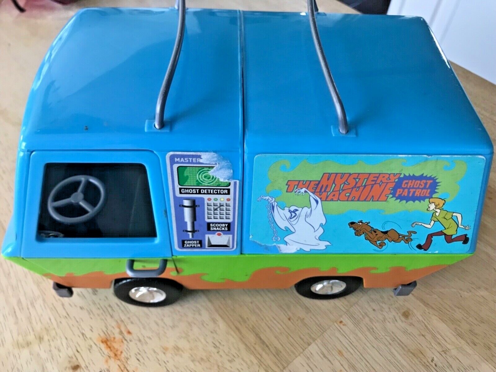Scooby Doo Mystery Machine Ghost Patrol van Velma and Shaggy andnghost figures