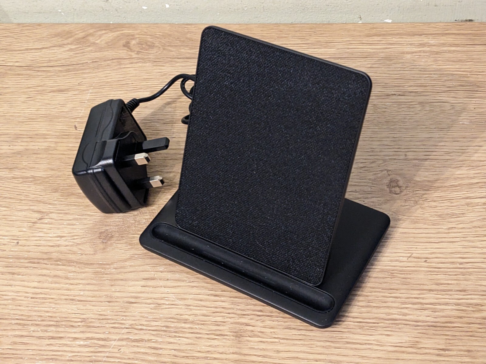 Kindle Paperwhiteシグニチャーエディション＋Ankerスタンド Anker Wireless Charging Dock for Amazon Kindle Paperwhite
