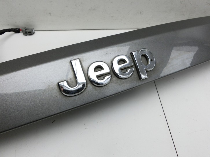 Jeep Compass MK49 10-14 Blende Griffleiste für Heckklappe Jeep Compass MK49 10-14 31.01.2014 0ZH33CDMAK gebraucht Vorschau 4