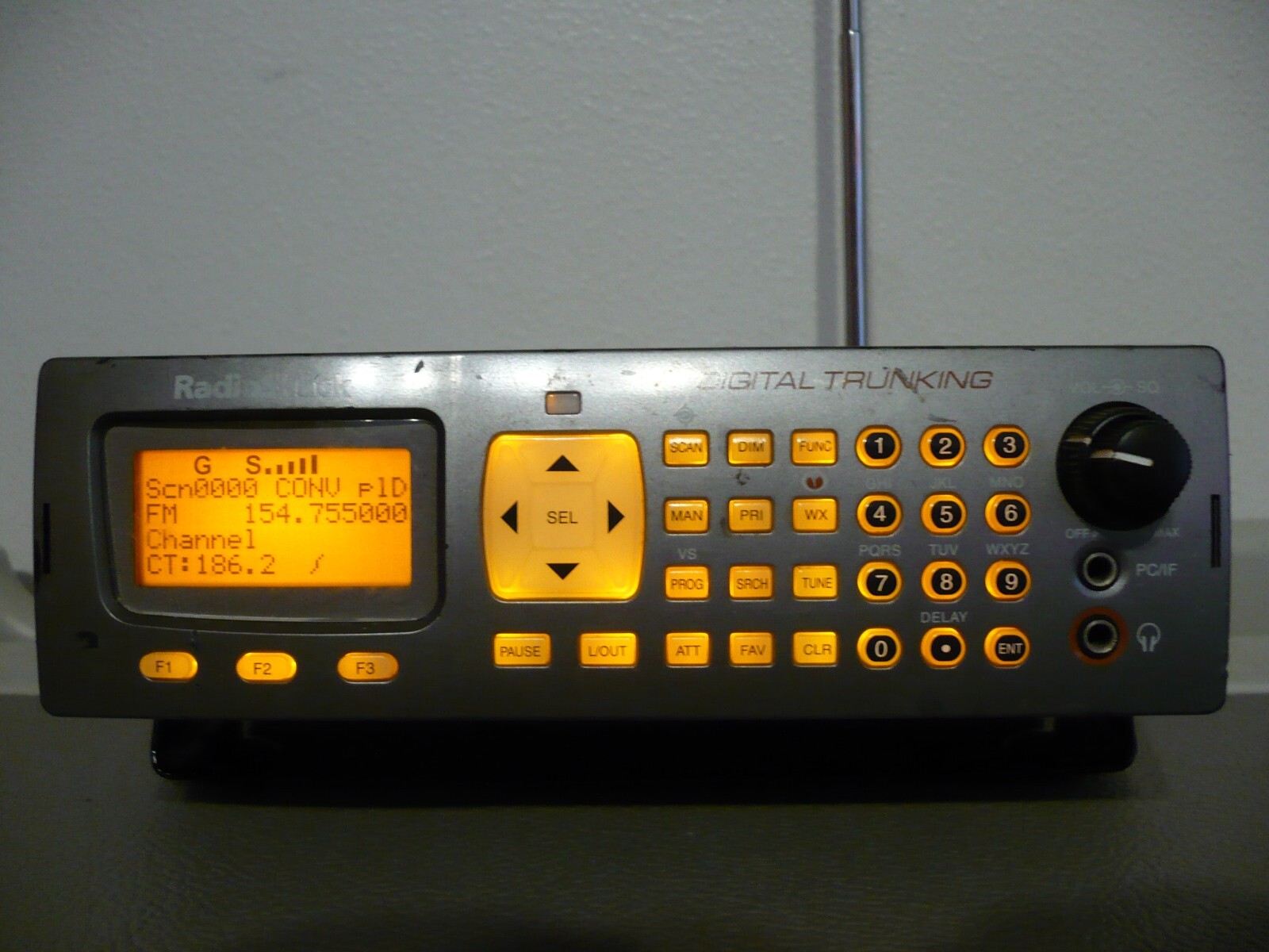 Radio Shack PRO197 1800 ch. Digital Trunking Police/Fire/EMS Scannerの