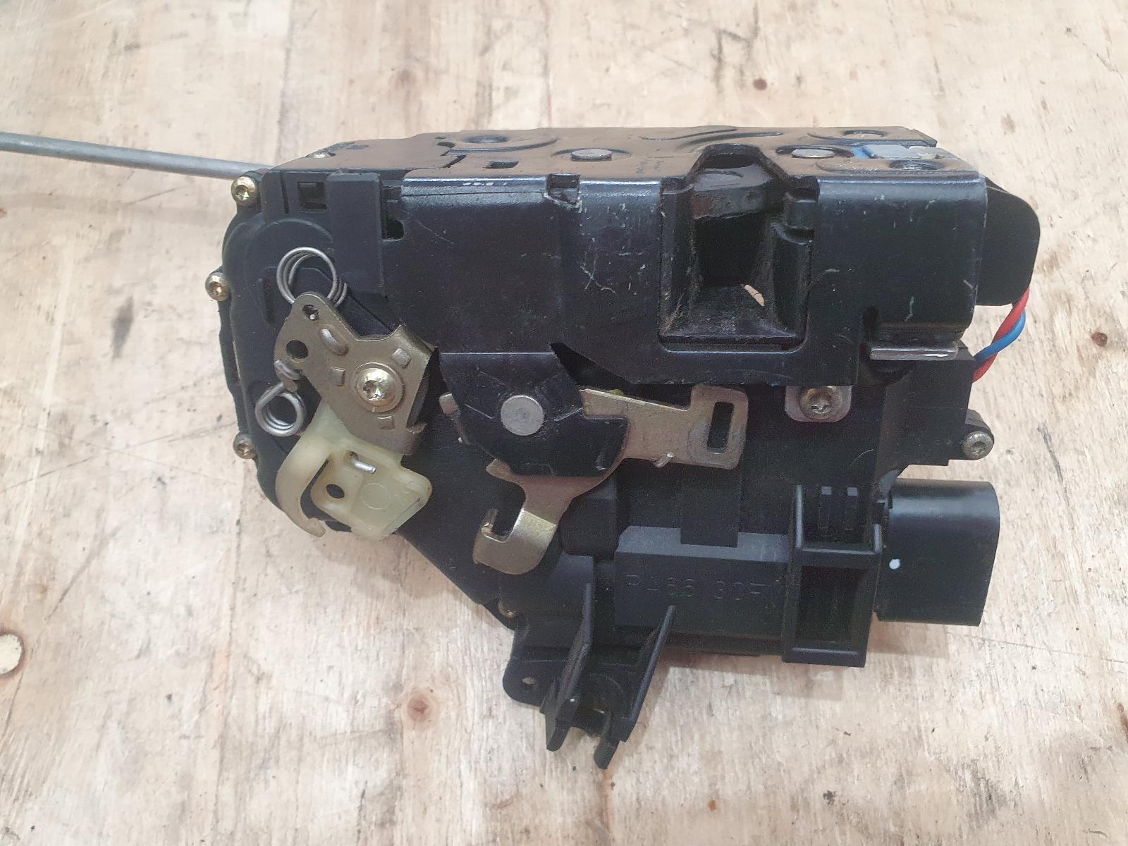 2004 Audi A4 RIGHT FRONT DOOR LOCK B6 07/01-02/06 4B2837016G image 2