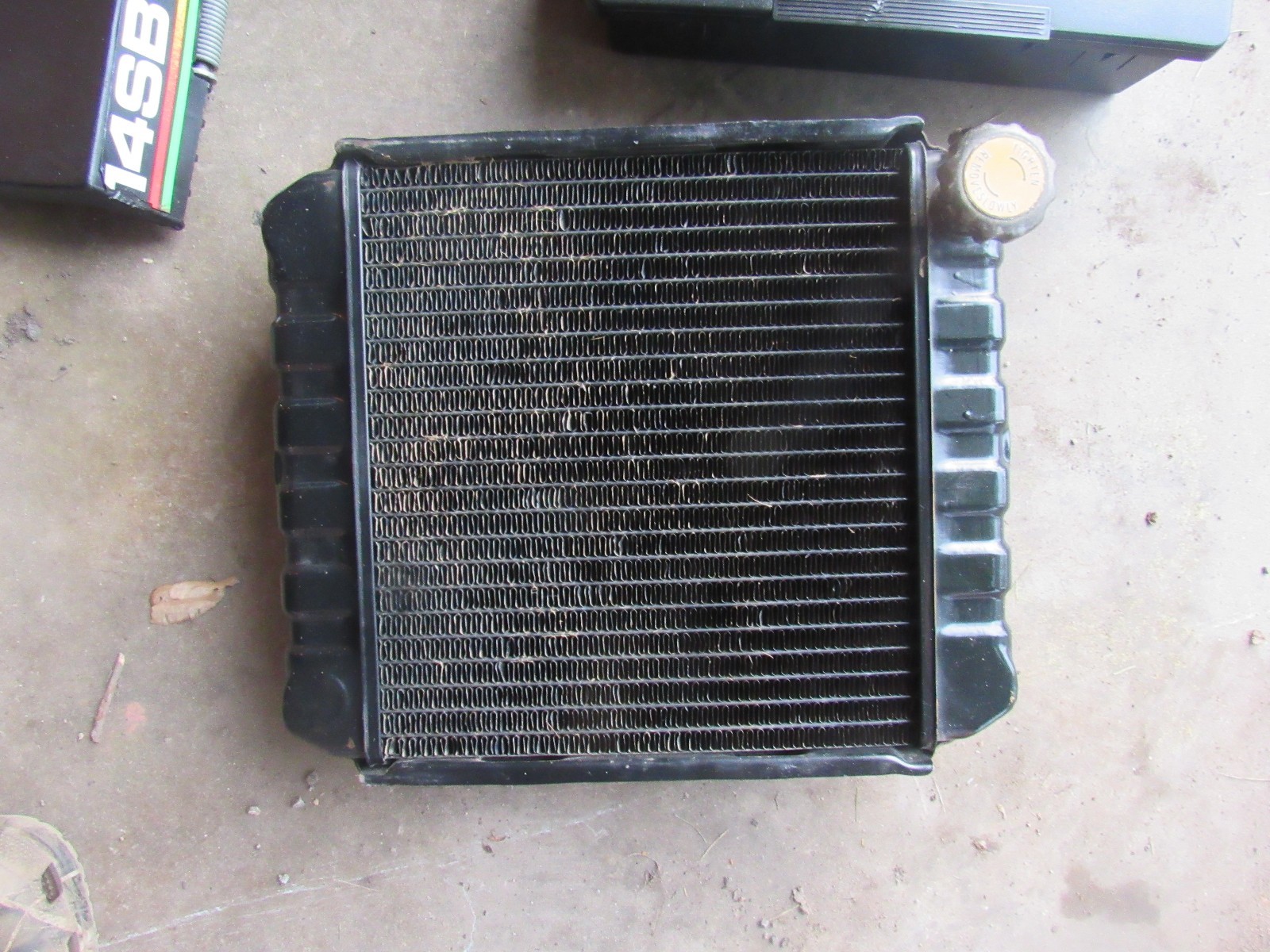 John Deere 345 355 325 335 radiator