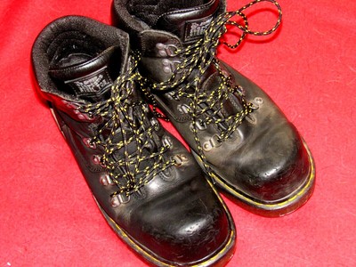 dr martens falcon safety boots