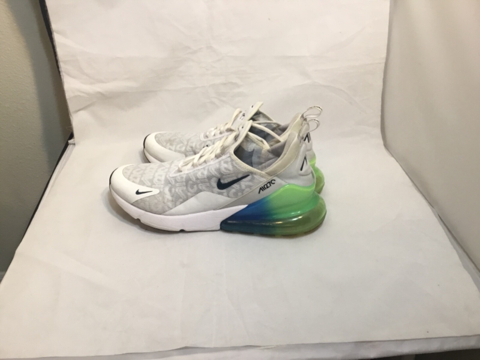 nike sneakers with clear heel