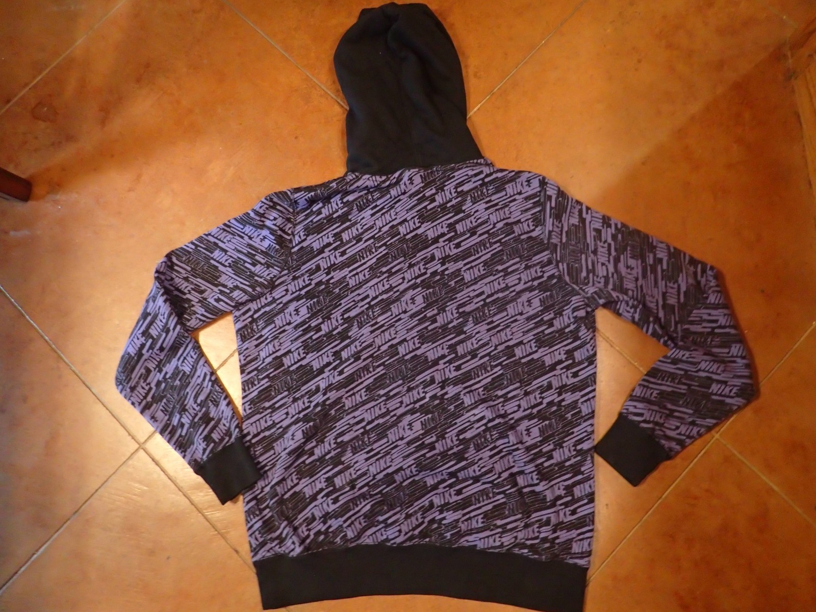 Nike Youth Purple and Black Hoodie Size XL