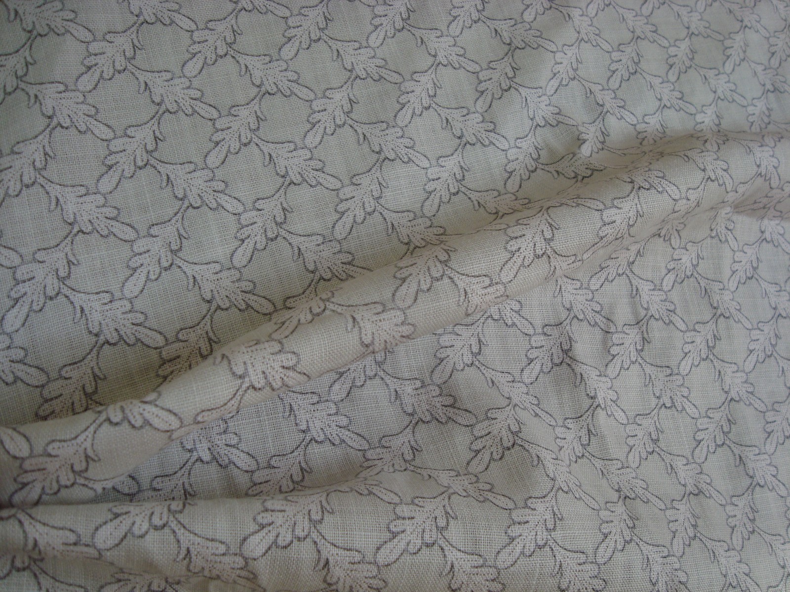Remnant COWTAN TOUT OAKEN Silver 100% LINEN UPHOLSTERY FABRIC 55