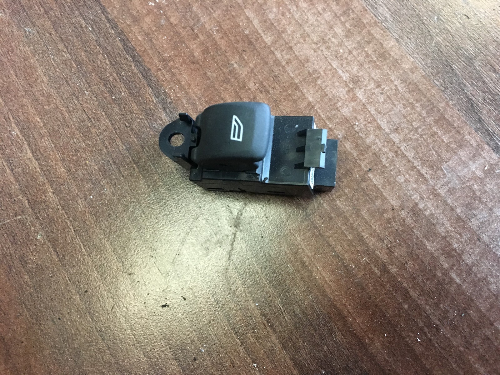 VOLVO S60 V60 2011 ON DOOR WINDOW SWITCH 31394850