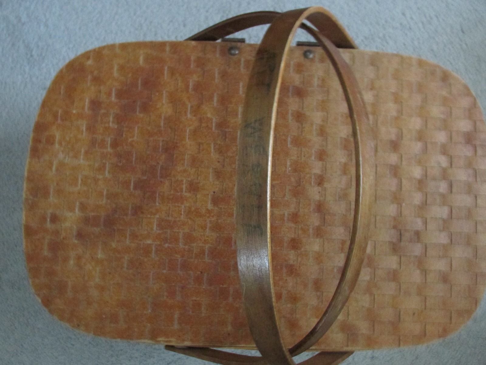 vintage HAWKEYE WICKER PICNIC HAMPER  WITH TRAY