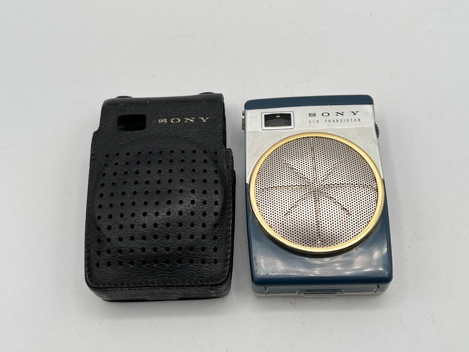 Vintage Sony Six Transistor TR-620 Blue Portable Radio