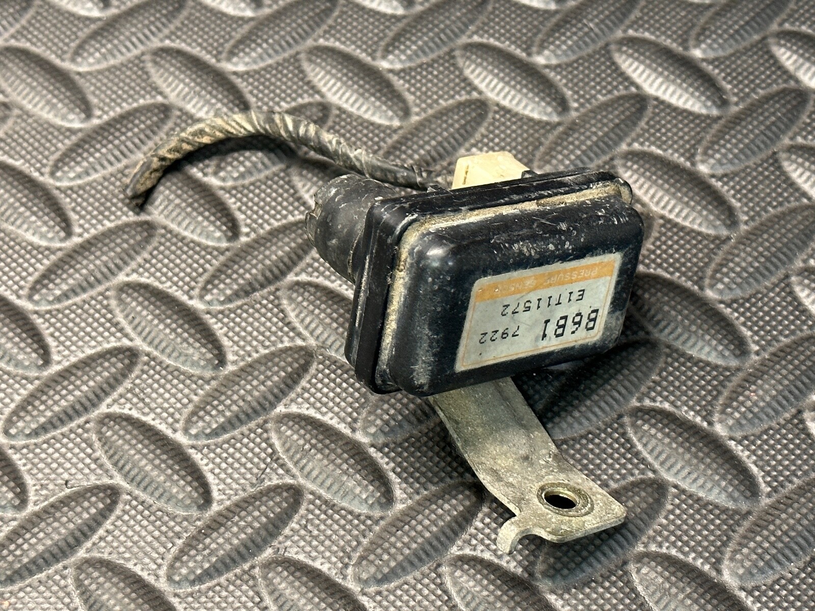 MAO　0714 Amazon.com: Exmark Switch-pto Part # 114-0279 : Patio, Lawn