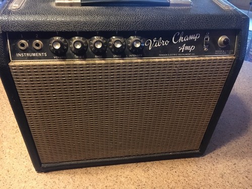 Vintage 1965 Fender Vibro Champ Amp