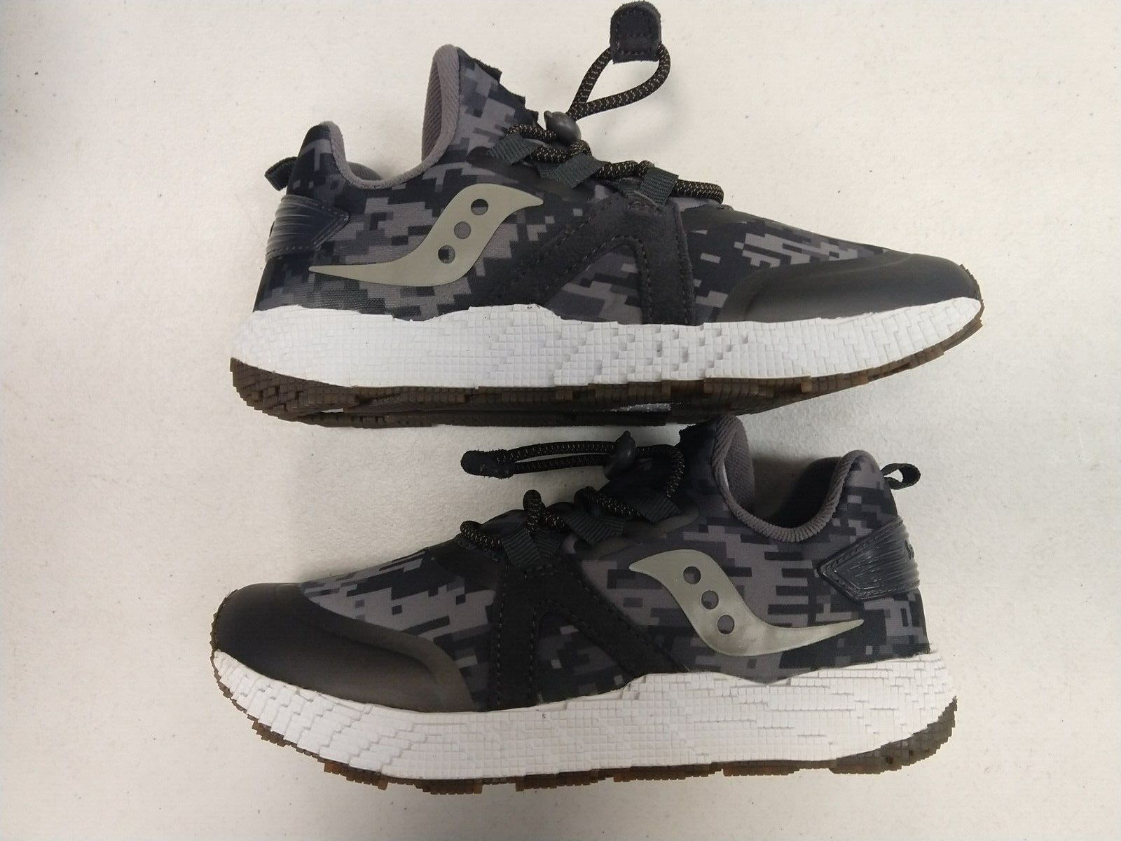 Saucony S-Voxel 9000, Grey, Big Boys Size 1.5 XW (F9B2691 Saucony S-Voxel 9000, Grey, Big Boys Size 1.5 XW (F9B2691