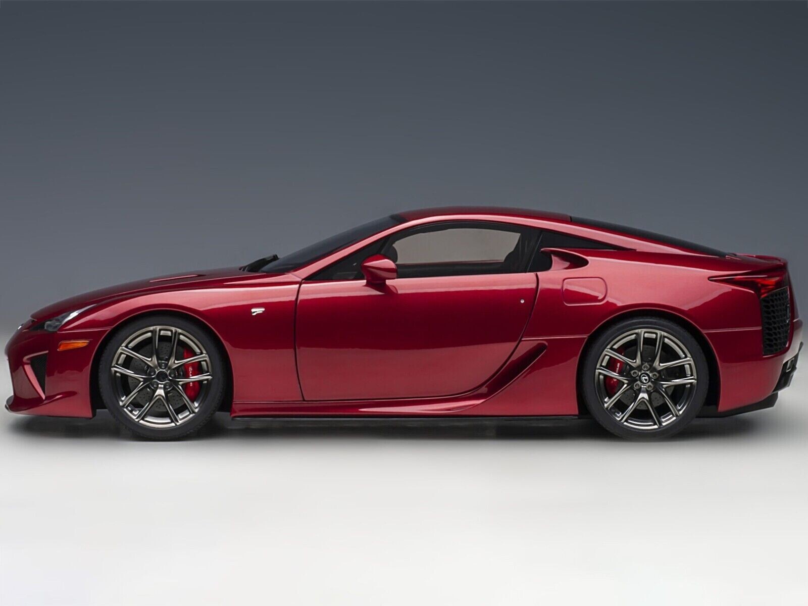 1/18 Scale Lexus LFA (Pearl Red Metallic) Composite Model