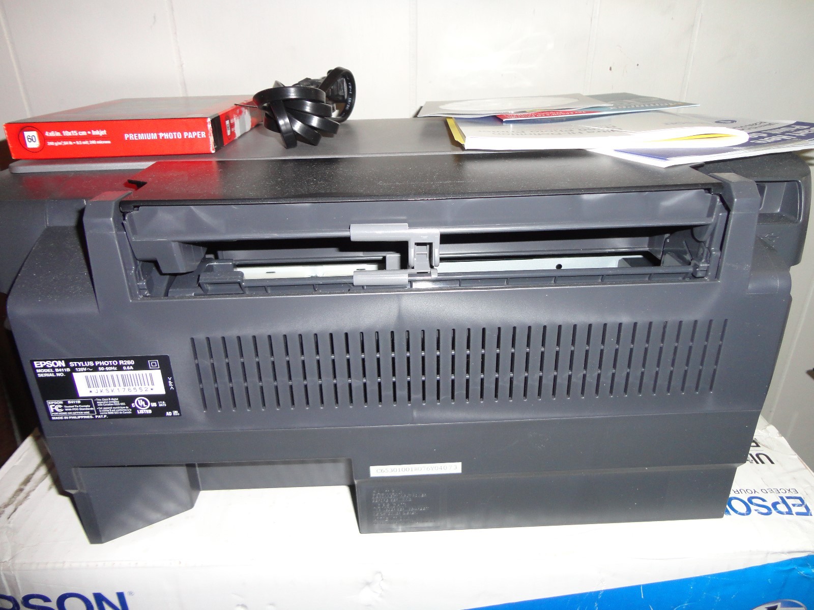 NICE USED in Box - Epson Stylus Photo R260 Ultra High Definition Photo Printer