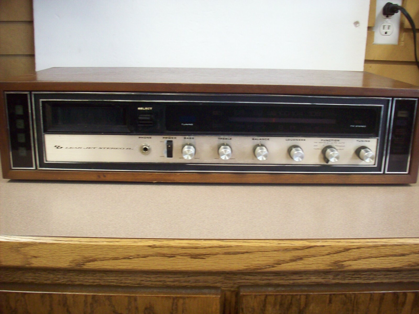 Vintage Lear Jet 8 model H-410 stereo reciever 8-track-WORKS