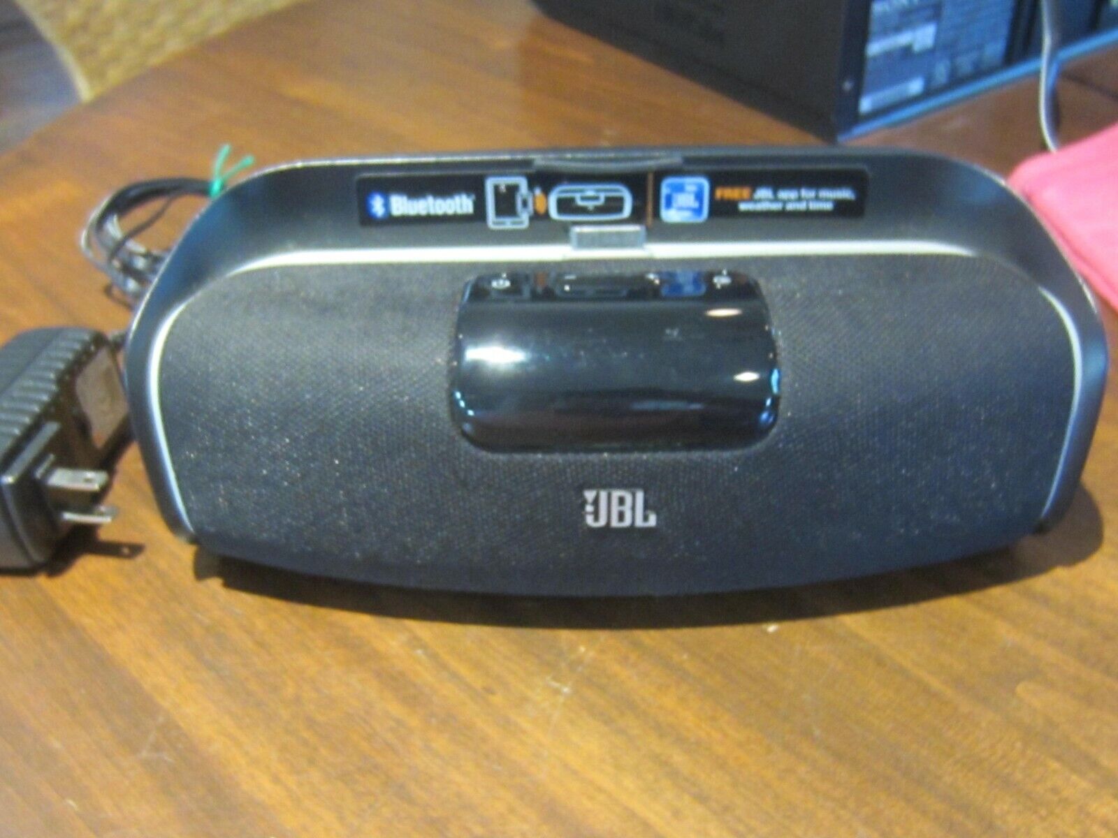 JBL OnBeat aWake Wireless Bluetooth Speaker Dock Clock JBL OnBeat aWake Wireless Bluetooth Speaker Dock Clock