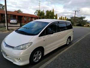 Toyota estima 2003