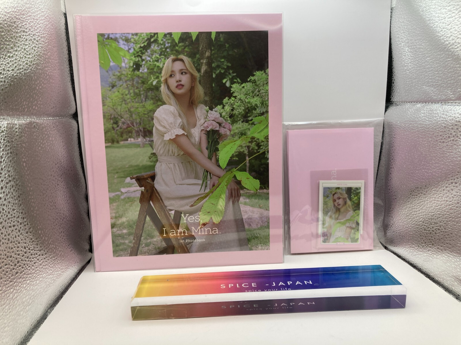 TWICE MINA 1st Photobook Yes, I am MINA Pink Ver 2 card with postcard - Picture 1 of 6