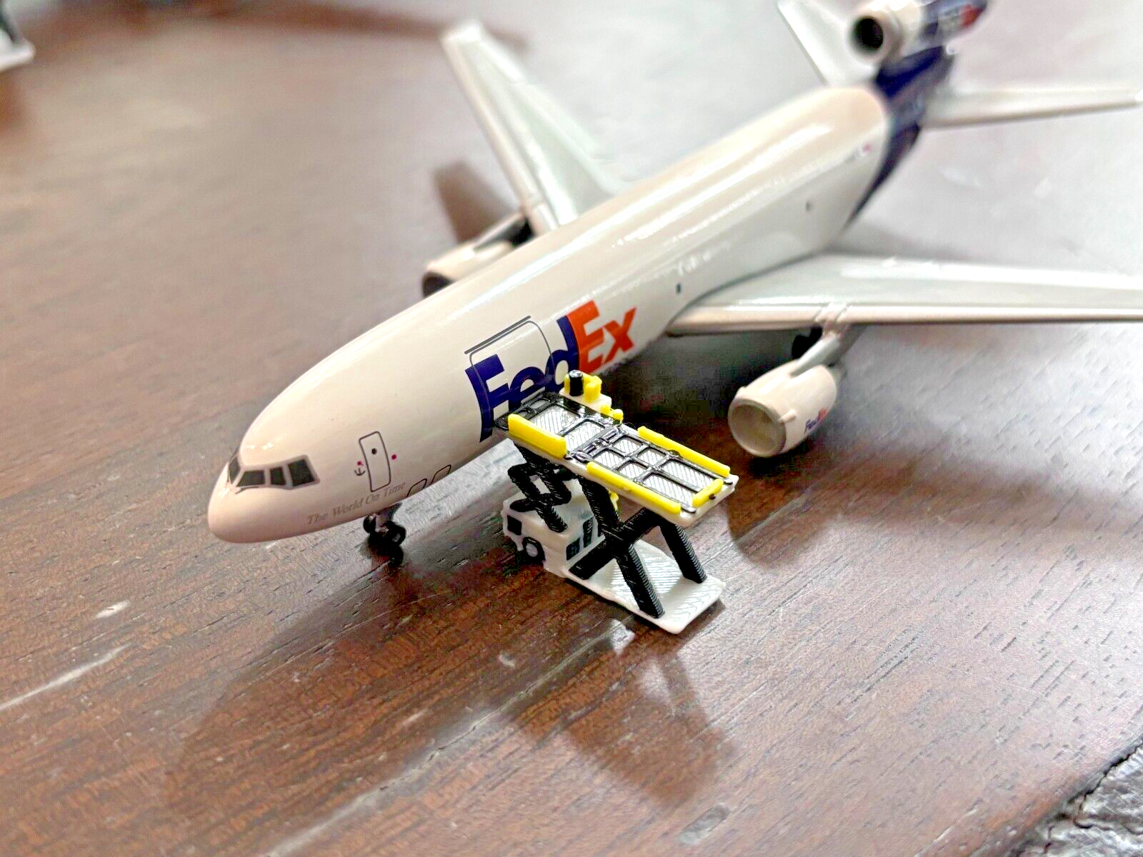 1:400 Model Airport Accessories - 6 Piece Airplane Cargo Loader Set (3D Printed)