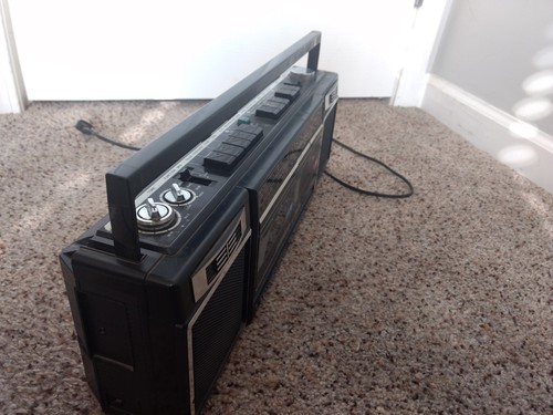 Vintage Portable AM/FM/Dual Cassette Recorder Player Sanyo MW150 Boombox