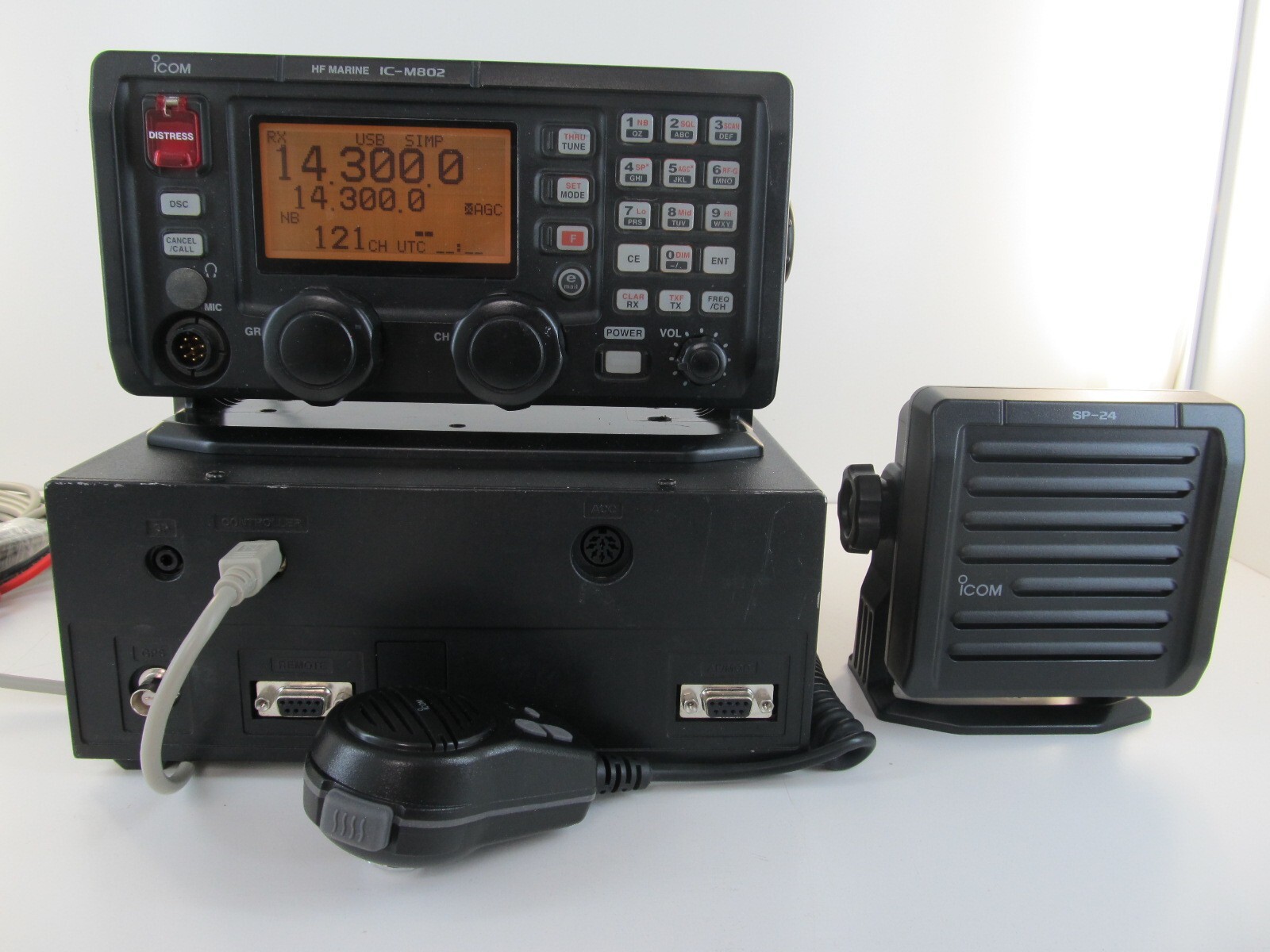 ICOM IC-M802 Marine SSB Transceiver AT-140, RC-25, SP-24 ICOM IC-M802 Marine SSB Transceiver AT-140, RC-25, SP-24
