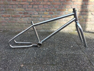 MONGOOSE SUPERGOOSE vintage old SCHOOL 1984 20 INCH FRAME AND french goose FORK