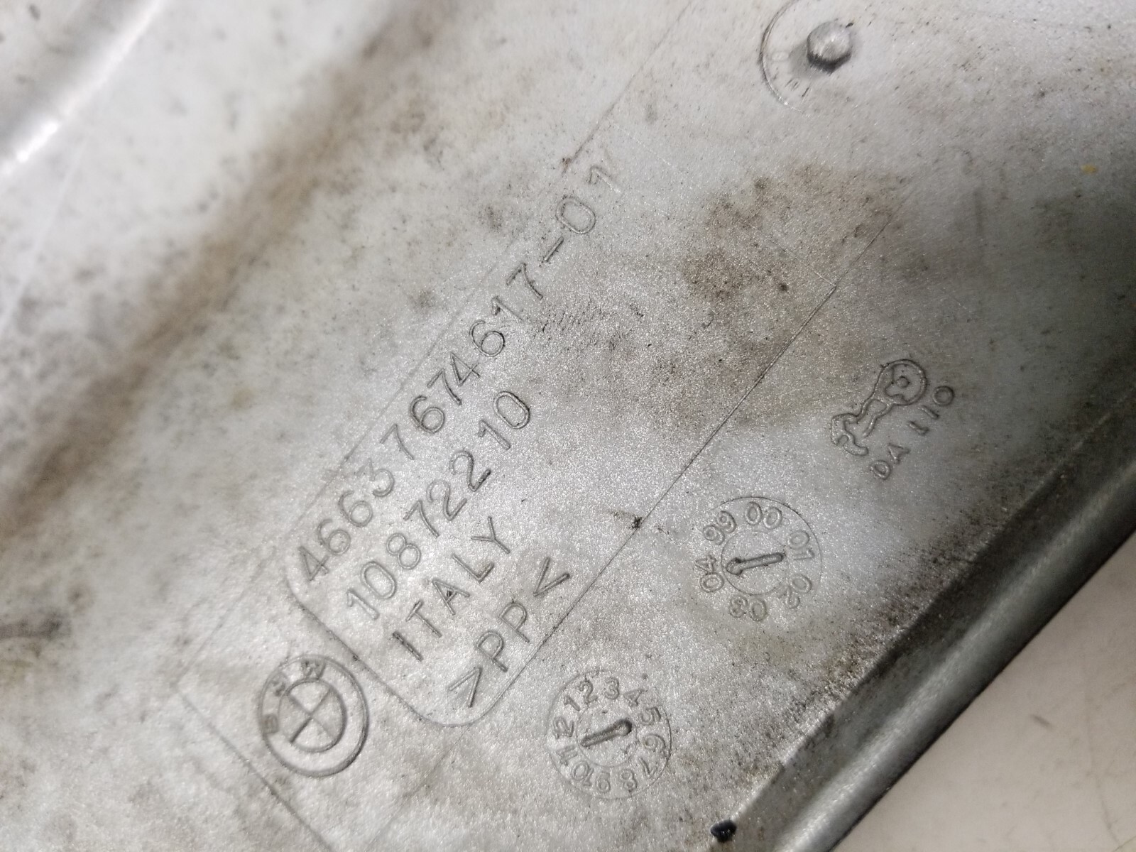 2005 BMW F650 GS Left Mid Fairing Cowl Cover 46637674617-01 Free