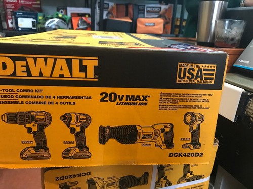 DEWALT 20V MAX Li-Ion 4-Tool Combo Kit DCK420D2