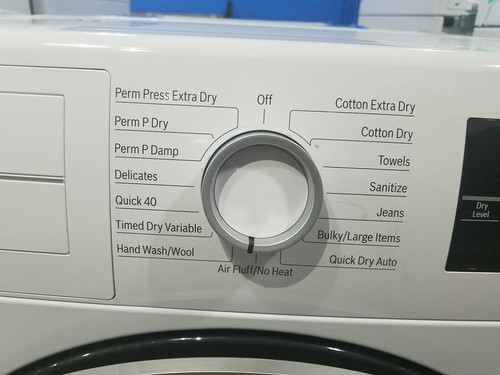 Bosch 800 Series Wifi Capablitiy Washer and Dryer Set WAW285H2UC / WTG865H2UC