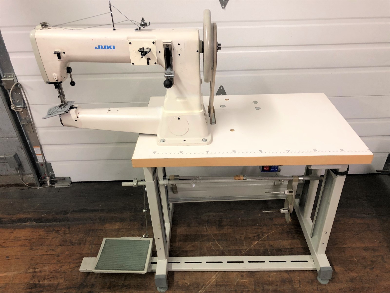 JUKI TSC-441 EXTRA HD WALKING FT REVERSE 110V SERVO INDUSTRIAL SEWING MACHINE